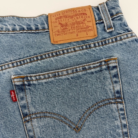 Levi's Light Wash Baggy Jorts Size 20 - Picture 3 of 8